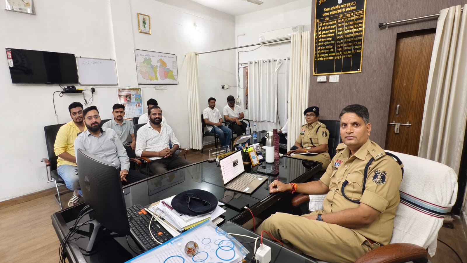 नवरात्रि पर्व के अवसर पर गरबा कार्यक्रम कराने वाले आयोजक/समितियों का सुरक्षा व्यवस्था को दृष्टिगत रखते हुए लिया गया बैठक