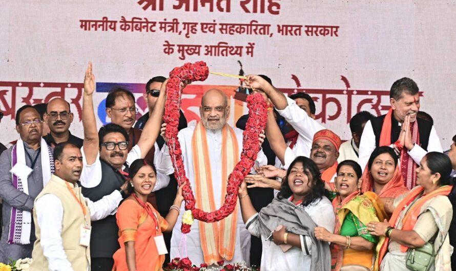 केन्द्रीय गृह एवं सहकारिता मंत्री अमित शाह ने आज छत्तीसगढ़ के जगदलपुर में बस्तर दशहरा महोत्सव को संबोधित किया