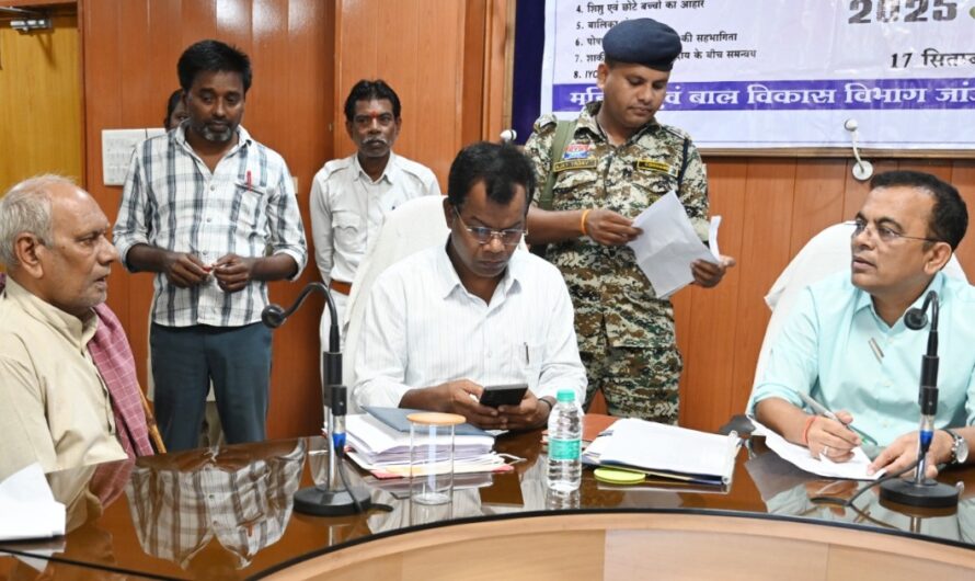 कलेक्टर ने संवेदनशीलपूर्वक जनसामान्य की सुनी शिकायत एवं समस्याएं