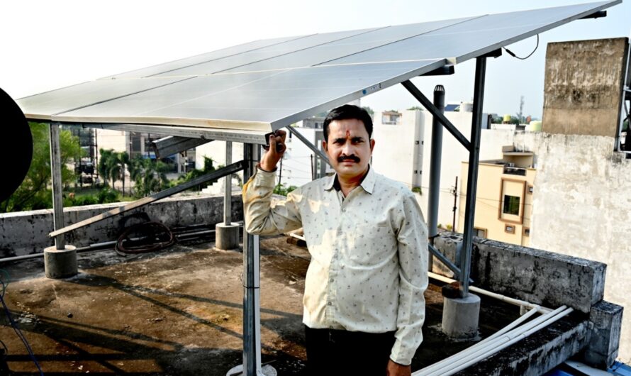 ओमप्रकाश की छत बनी मिनी पावर हाउस, बिजली बिल से मिली राहत
