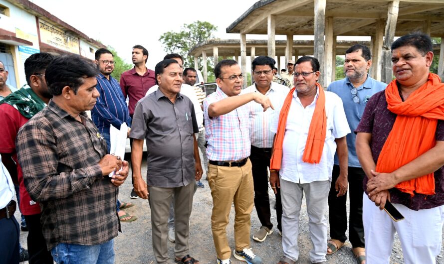 जिले में 15 नवम्बर से शुरू होगी समर्थन मूल्य पर धान खरीदी,कलेक्टर जन्मेजय महोबे ने धान खरीदी केन्द्रों का किया निरीक्षण