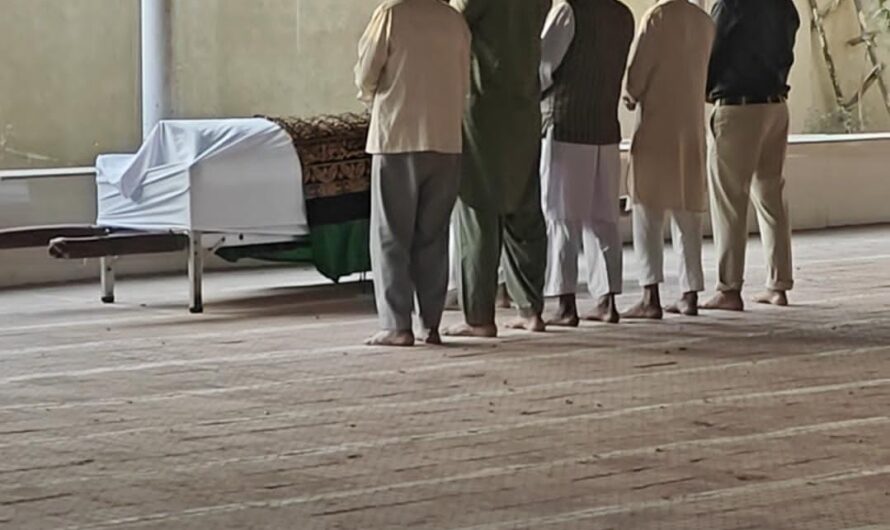 लावारिस हालत में मिले नज़ीर अली का मुस्लिम समाज और सामाजिक कार्यकर्ताओं ने किया अंतिम संस्कार