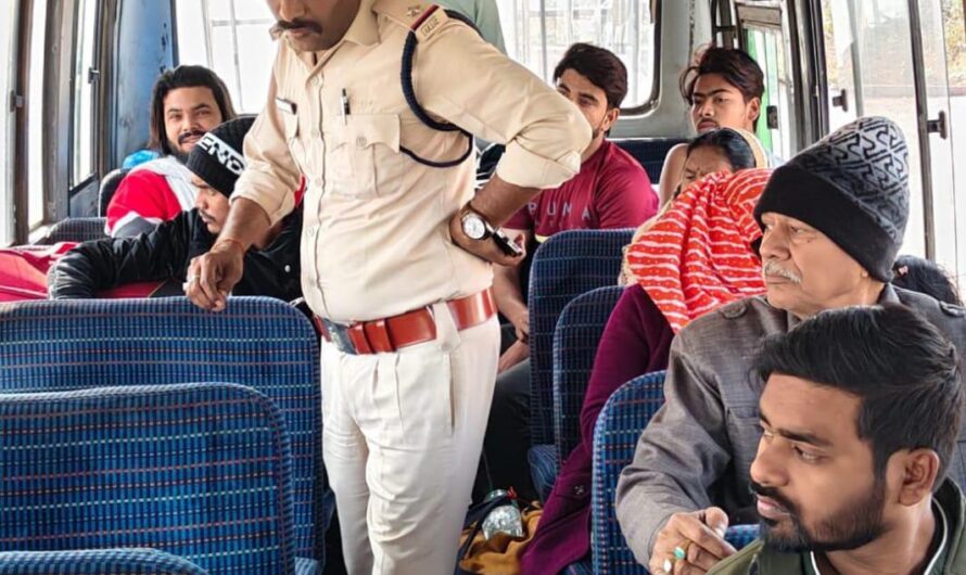 सड़क सुरक्षा सप्ताह अंतर्गत यात्री वाहनों में सुरक्षा नियमों की जांच