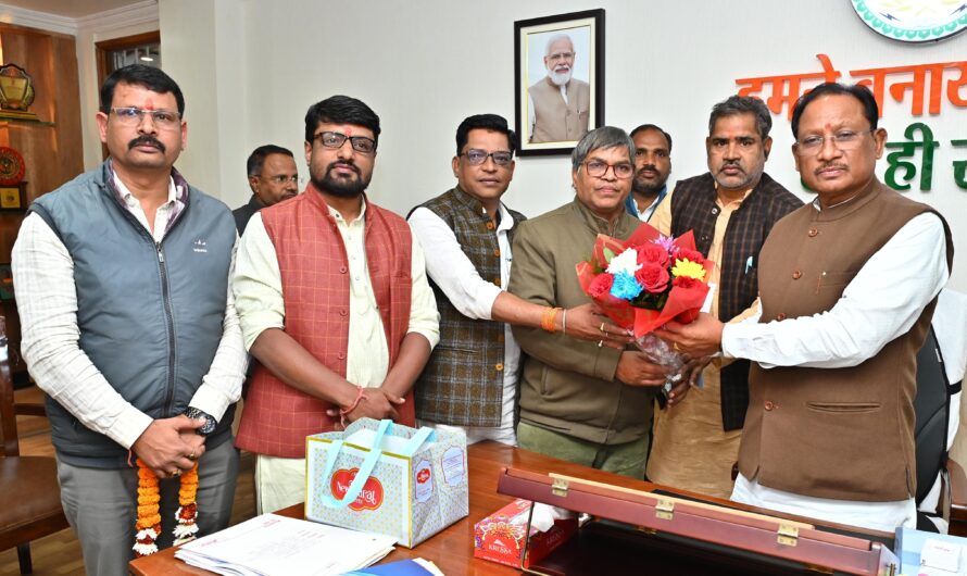 मुख्यमंत्री विष्णुदेव साय से वीर शहीद दीपक भारद्वाज स्मृति समिति के सदस्यों की सौजन्य मुलाकात
