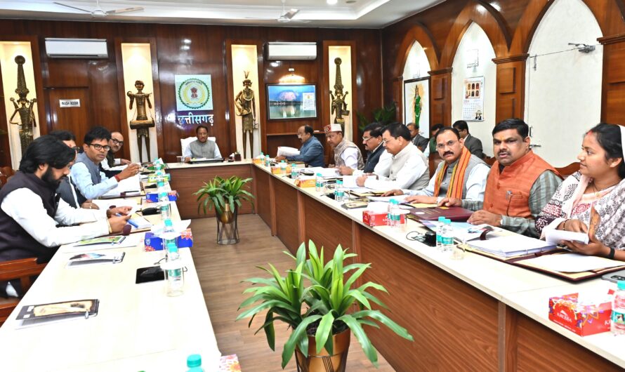 मुख्यमंत्री निवास कार्यालय में हुई कैबिनेट की बैठक आयोजित