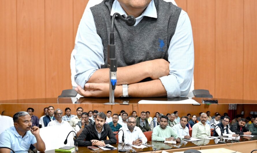 कलेक्टर ने राजस्व अधिकारियों, उपार्जन केन्द्र स्तरीय नोडल अधिकारियों की ली बैठक