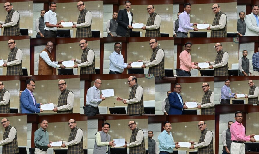 ई-ऑफिस में उत्कृष्ट कार्य करने वाले अधिकारी- कर्मचारियों को मुख्य सचिव ने किया सम्मानित