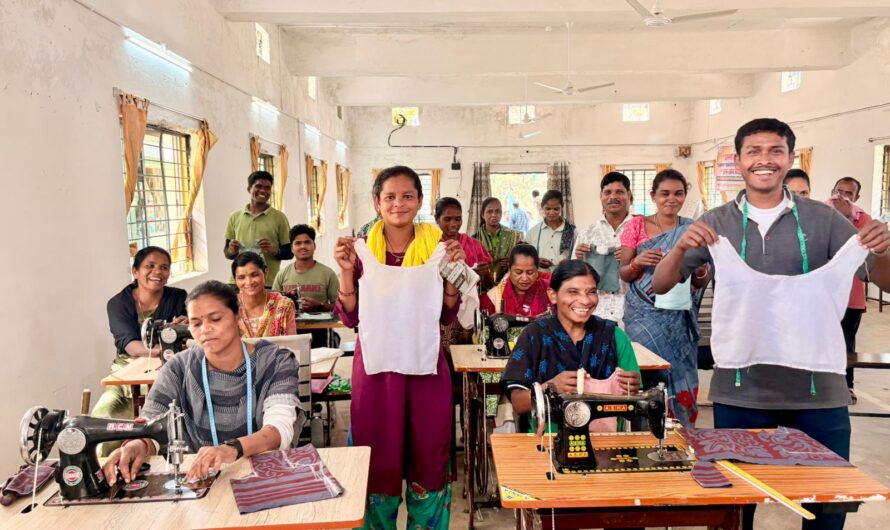 जिन हाथों ने कभी बंदूक थामकर हिंसा को अंजाम दिया, वही प्रशिक्षण लेकर सीख रहे हुनर