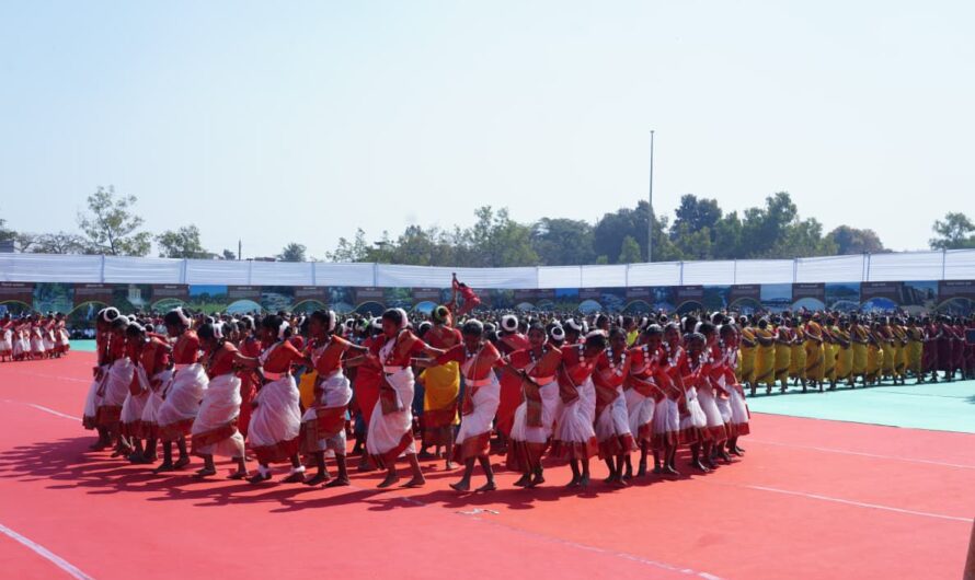 स्कूली बच्चों की प्रस्तुति से प्रभावित हुए केंद्रीय गृह मंत्री  शाह , ताली बजाकर बढ़ाया उत्साह