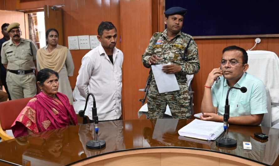 जनदर्शन में आये 54 आवेदन पत्रों की हुई सुनवाई