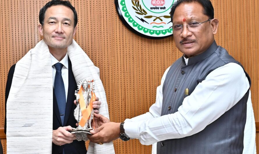 मुख्यमंत्री विष्णु देव साय से जापान दूतावास के राजनीतिक मामलों के मंत्री आबे नोरिआकि ने की सौजन्य मुलाकात