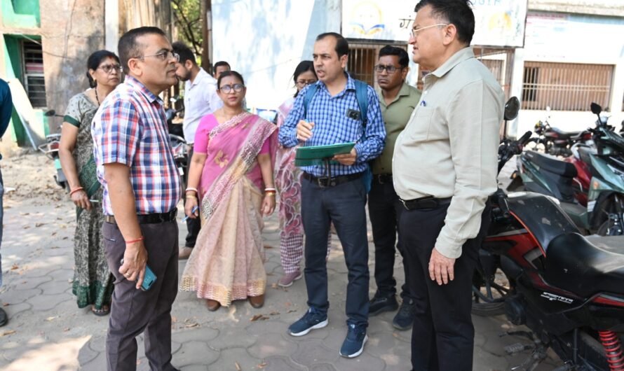 कलेक्टर ने पीएम स्वामी आत्मानंद उत्कृष्ट अंग्रेजी माध्यम विद्यालय का किया निरीक्षण