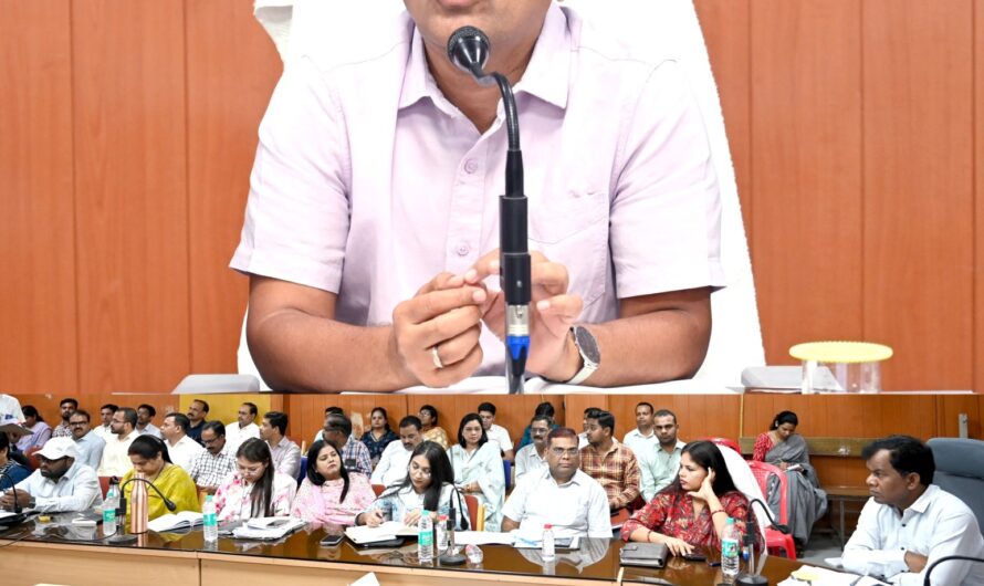 कलेक्टर जन्मेजय महोबे ने ली साप्ताहिक समय सीमा की बैठ