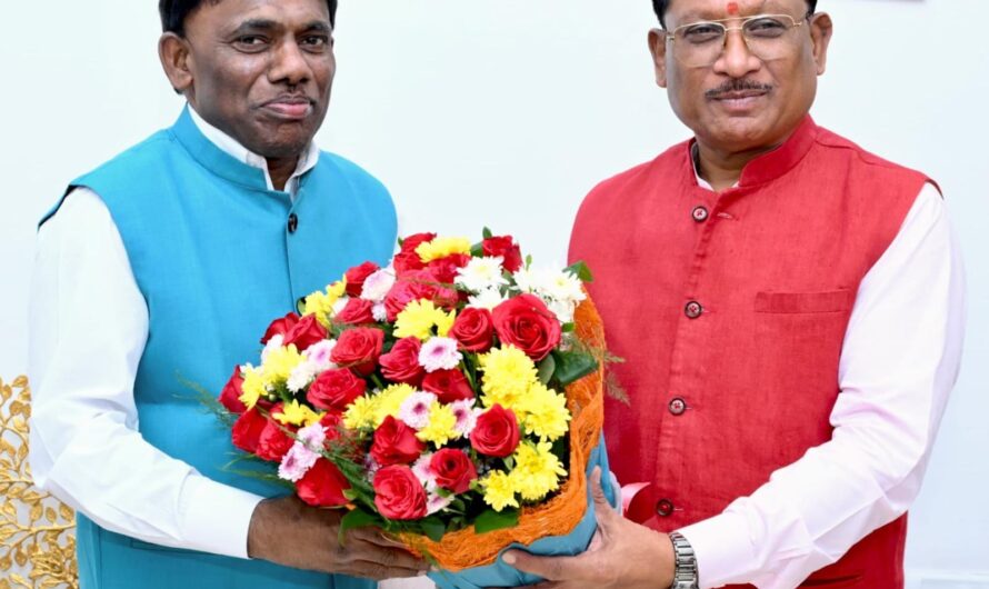 मुख्यमंत्री विष्णु देव साय से गोवा के खेल एवं जनजातीय कल्याण मंत्री रमेश तावड़कर की सौजन्य भेंट: जनजातीय कल्याण और खेल विकास को लेकर हुई सार्थक चर्चा