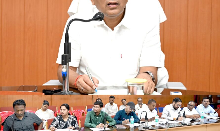 कलेक्टर ने ली नगरीय निकायों की विस्तृत समीक्षा बैठक