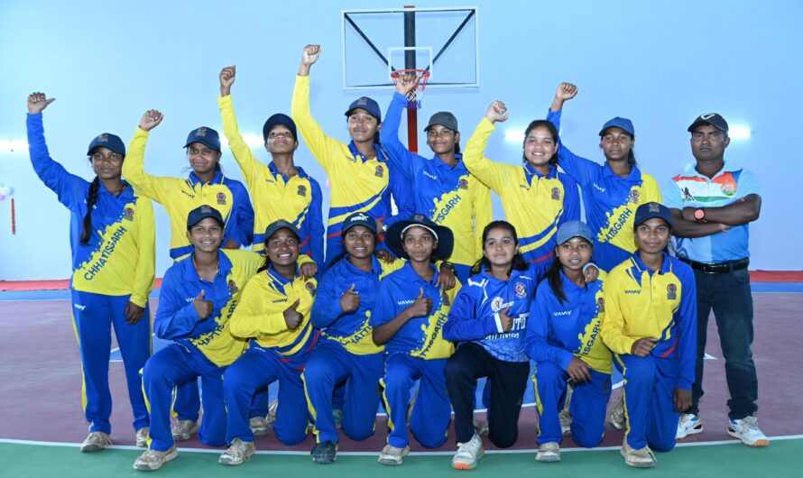 मुख्यमंत्री विष्णु देव साय ने इचकेला की बालिका क्रिकेट खिलाड़ियों को किया सम्मानित: क्रिकेट किट प्रदान कर बढ़ाया उत्साह
