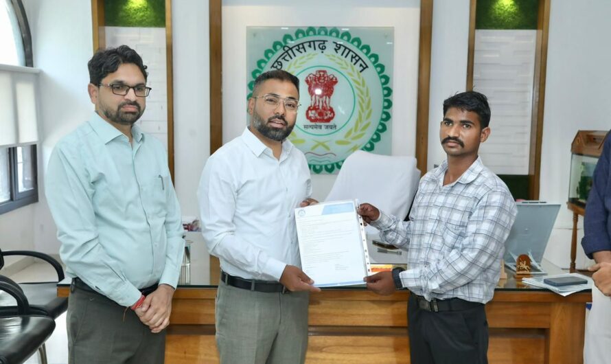 हिंसा छोड़कर नई दिशा, नई राह की ओर बढ़ रहे कदम आत्मसमर्पित व नक्सल पीड़ितों को कलेक्टर ने सौंपा नियुक्ति पत्र