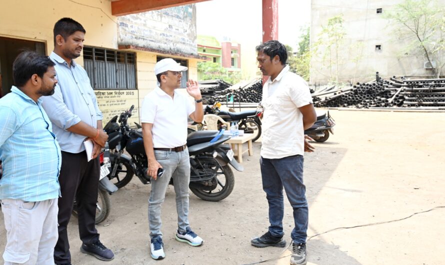 कलेक्टर जन्मेजय महोबे ने जांजगीर-नैला में प्रगतिरत जल आवर्धन योजना का किया निरीक्षण